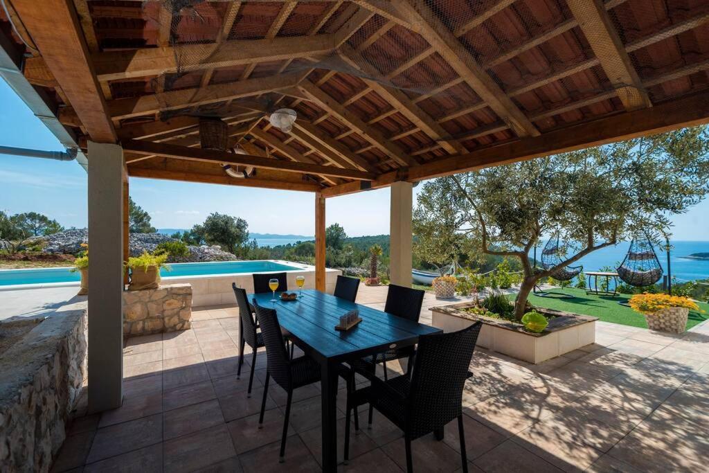Isolated Paradise Adio Mare Milna  Extérieur photo