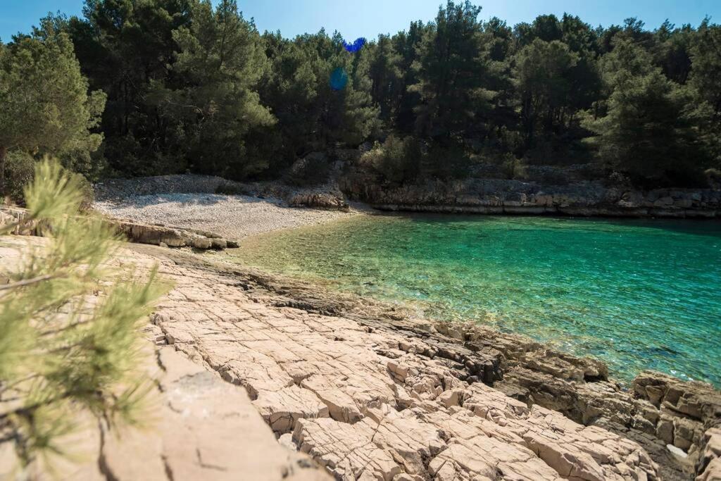 Isolated Paradise Adio Mare Milna  Extérieur photo